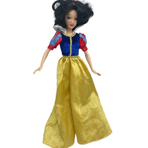 Rare- Disney Store Princess Snow White Classic 11" Articulated Doll - Picture 1 of 16